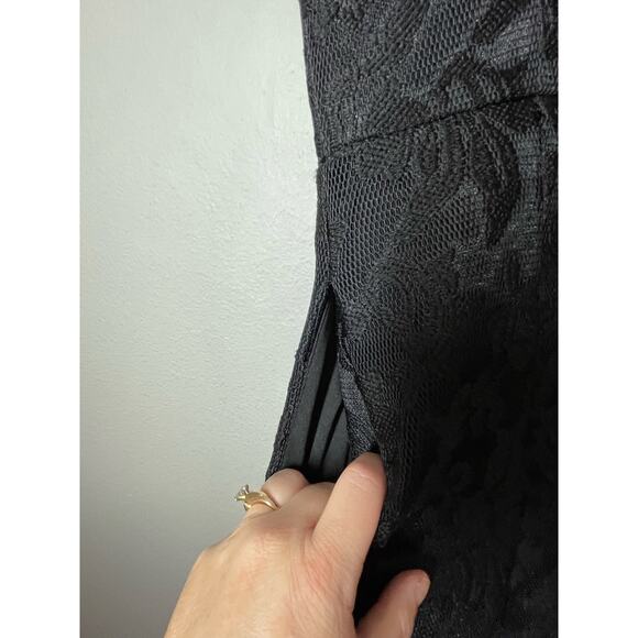 Calvin Klein LBD Lace Fit & Flare Dress Midi Sleeveless Size 6 Pleated - Picture 6 of 7